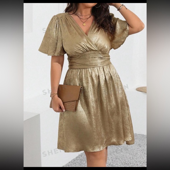 SHEIN Privé Plus Size Women's Short Sleeve Party dress - Picture 2 of 6